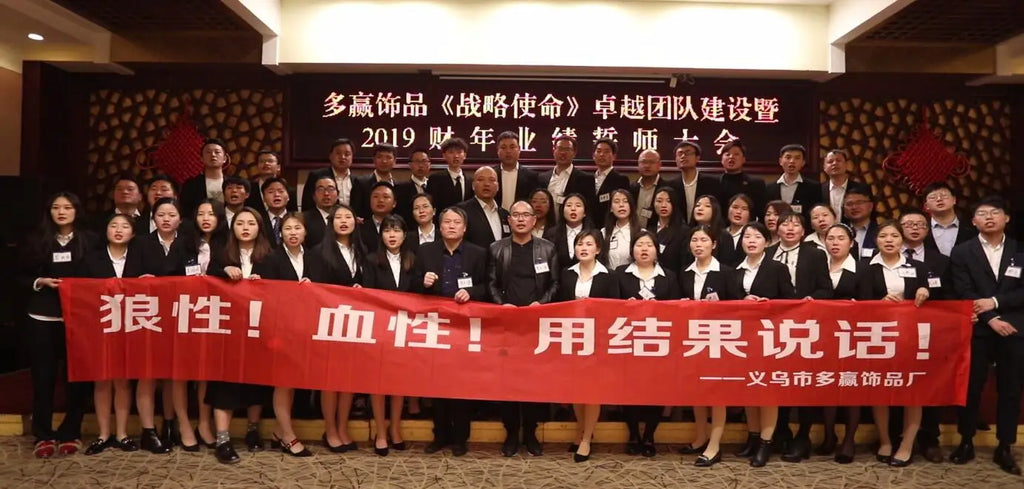 QIUHAN OEM Love Heart Personalized Jewelry for Women Custom Initial Name Necklace