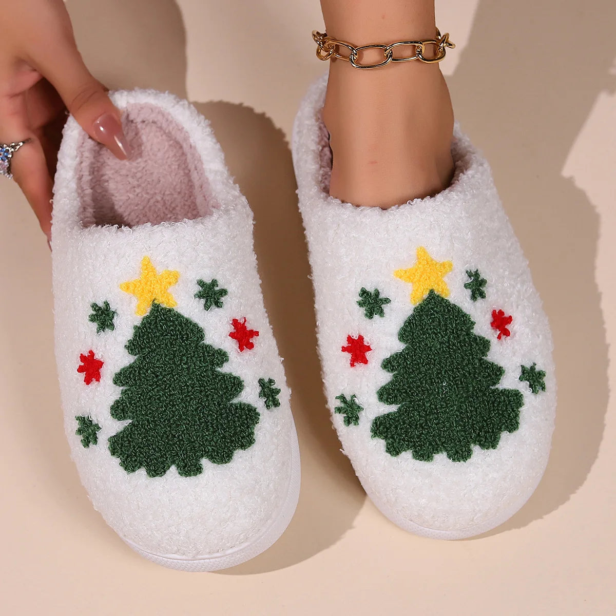 Factory Price Christmas slippers Gifts Wholesale Cute Deer Women's High-quality slippers Winter Indoor Warm Soft Female Slippers
