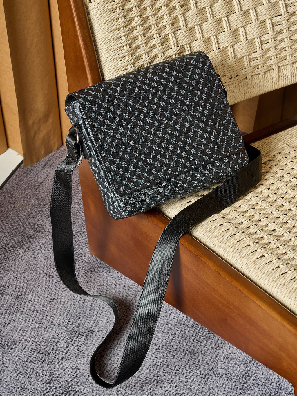 24cm Men's Crocodile Embossed Crossbody Bag - Slim Anti-Theft PU Sling Bag w/ Phone Pocket