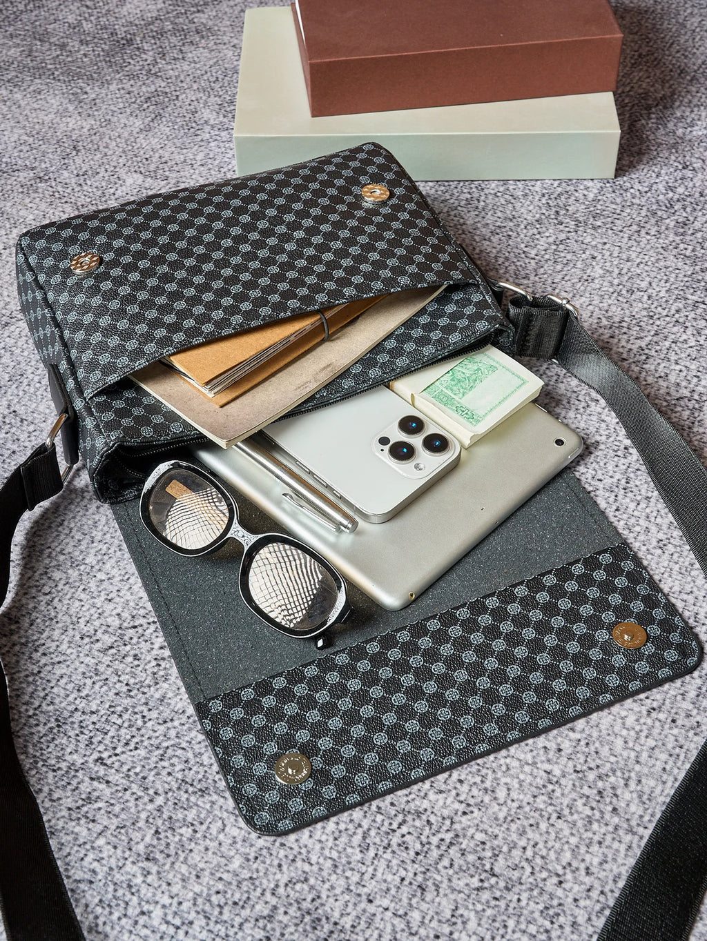 24cm Men's Crocodile Embossed Crossbody Bag - Slim Anti-Theft PU Sling Bag w/ Phone Pocket