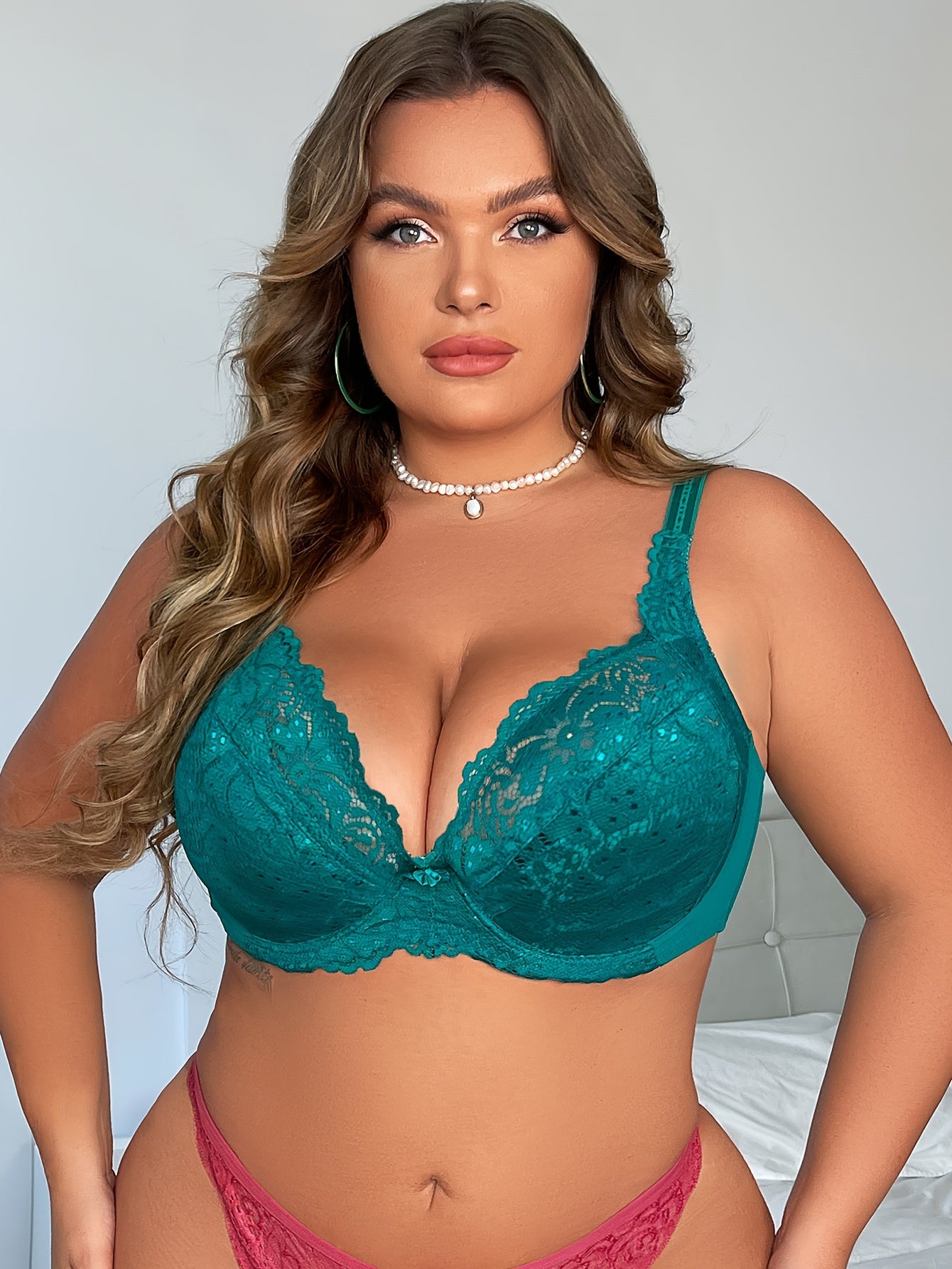 [Solid Plus Bra] Sexy Plus Size Bra | Women's Solid Contrast Lace Floral Trim Medium Stretch Comfort Bra