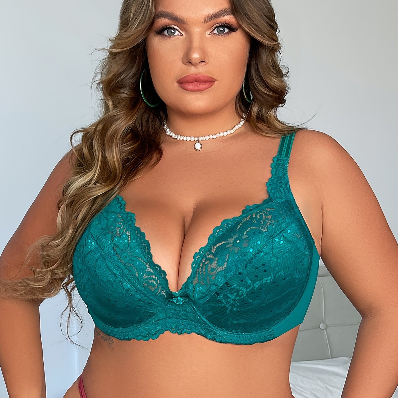 [Solid Plus Bra] Sexy Plus Size Bra | Women's Solid Contrast Lace Floral Trim Medium Stretch Comfort Bra
